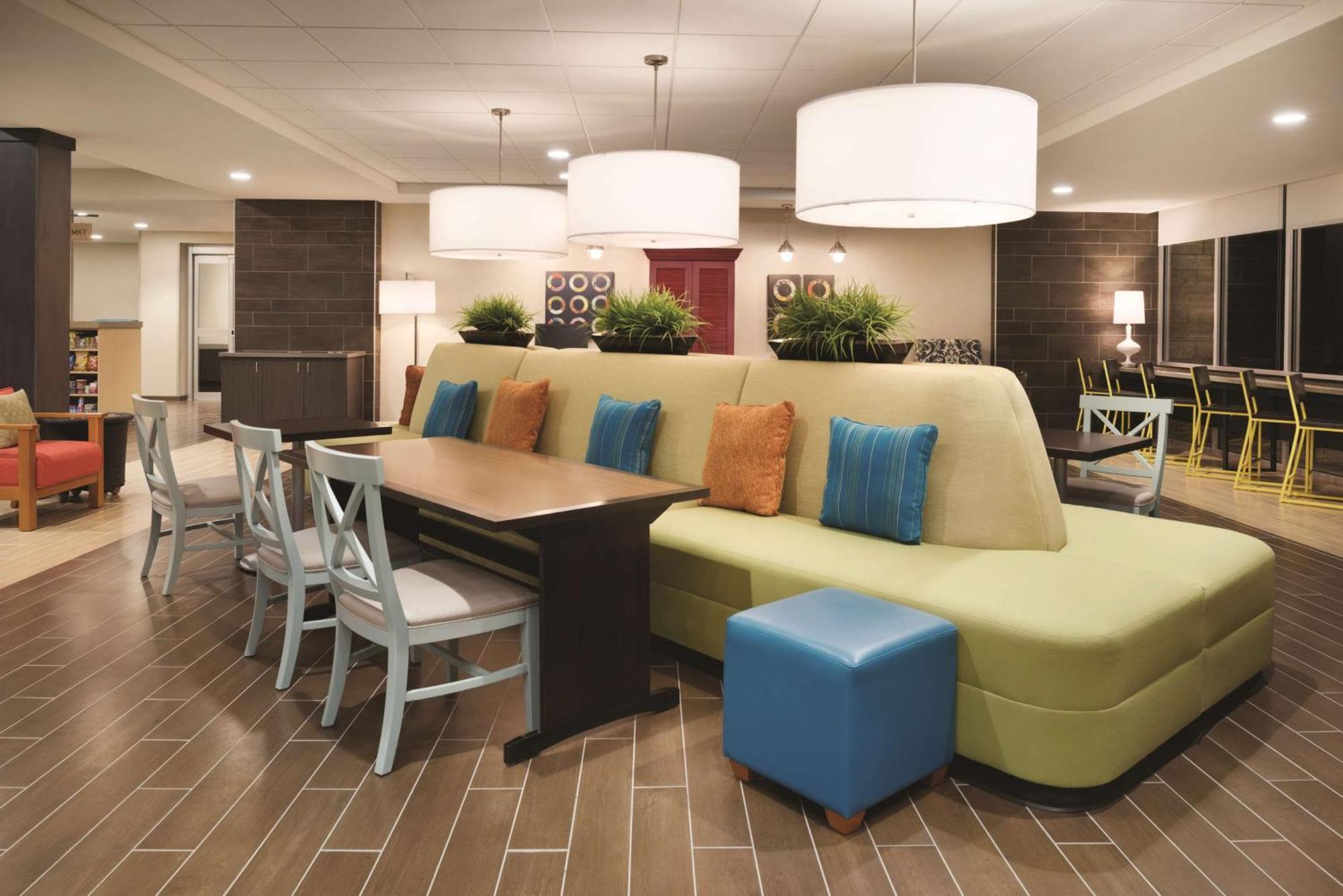 Home2 Suites By Hilton Iowa City Coralville Extérieur photo