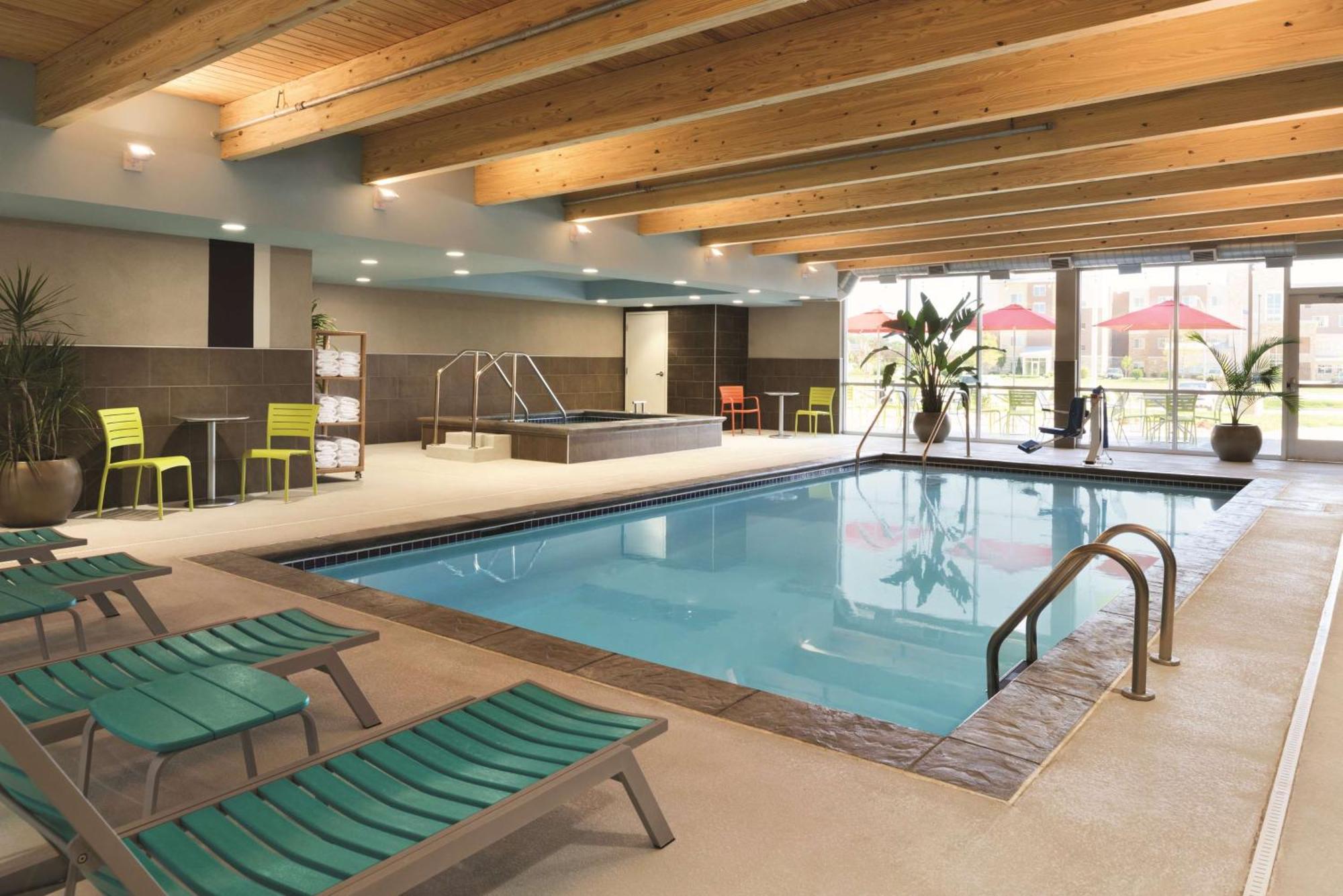 Home2 Suites By Hilton Iowa City Coralville Extérieur photo