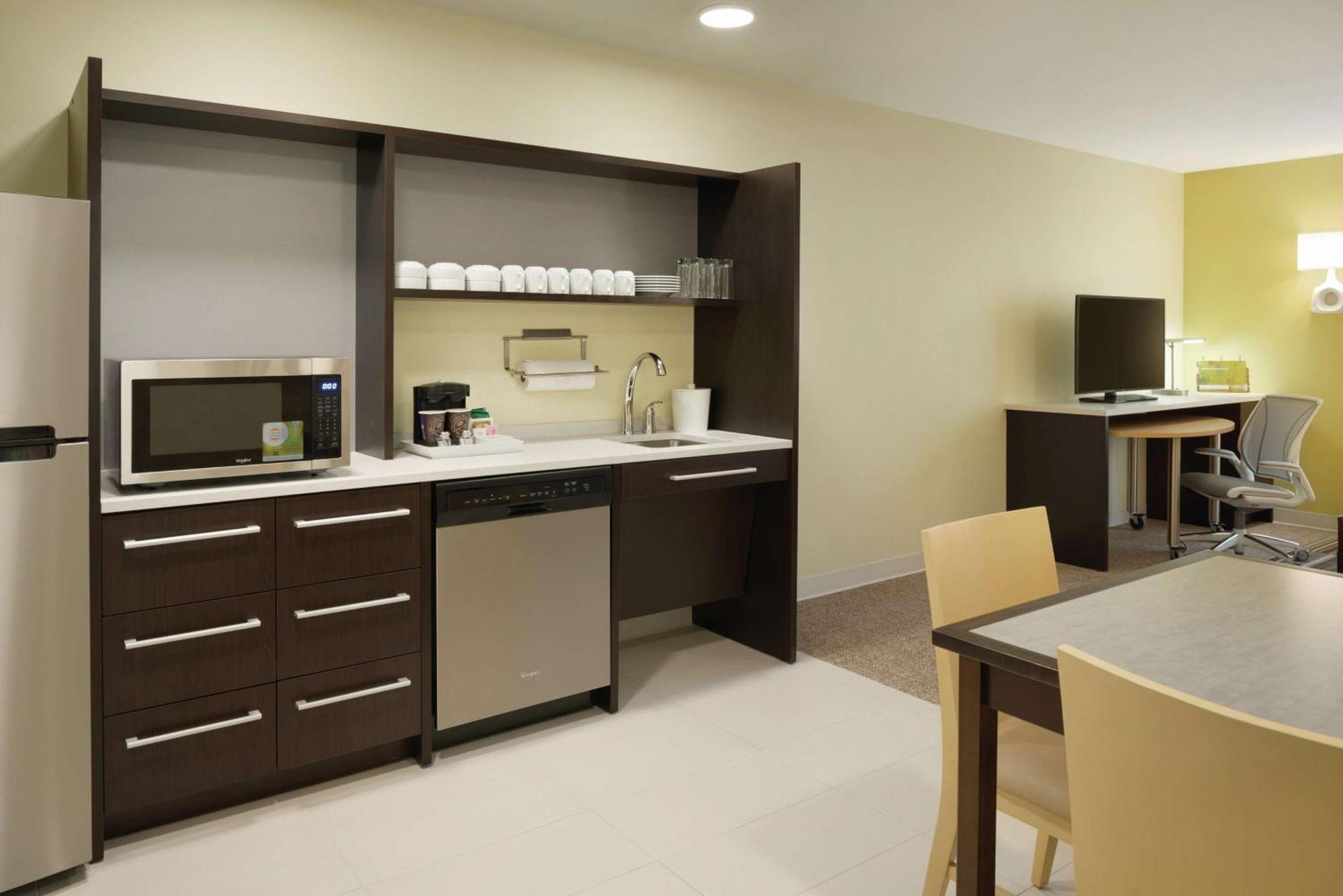 Home2 Suites By Hilton Iowa City Coralville Extérieur photo